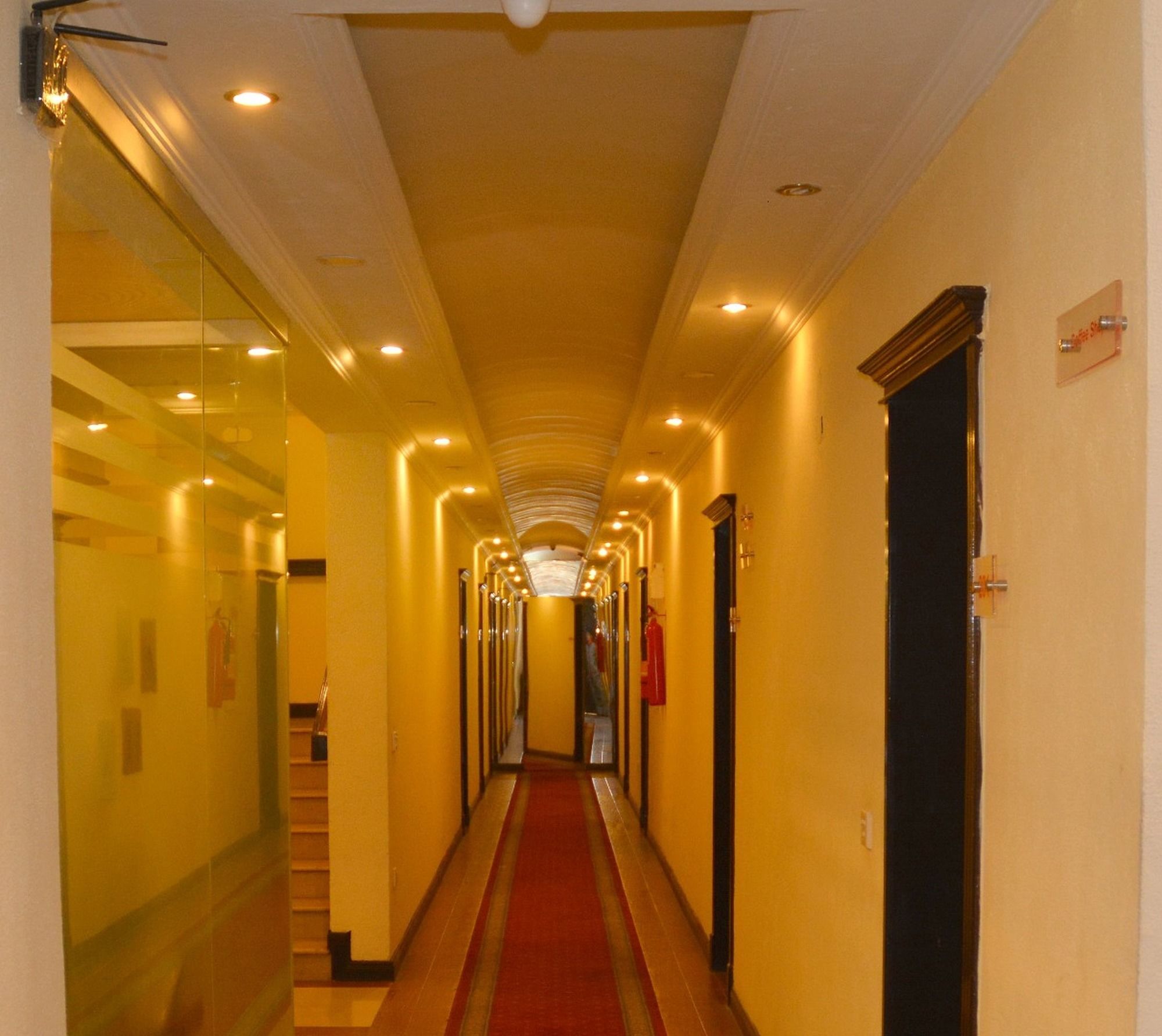 Shangrila Resort Hotel Исламабад Экстерьер фото