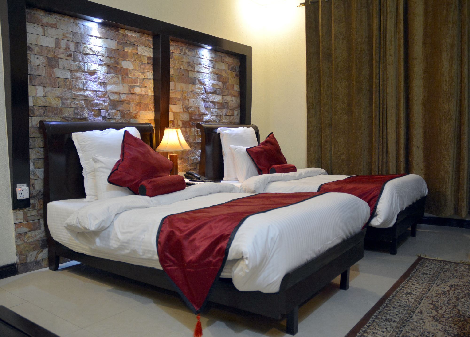 Shangrila Resort Hotel Исламабад Экстерьер фото