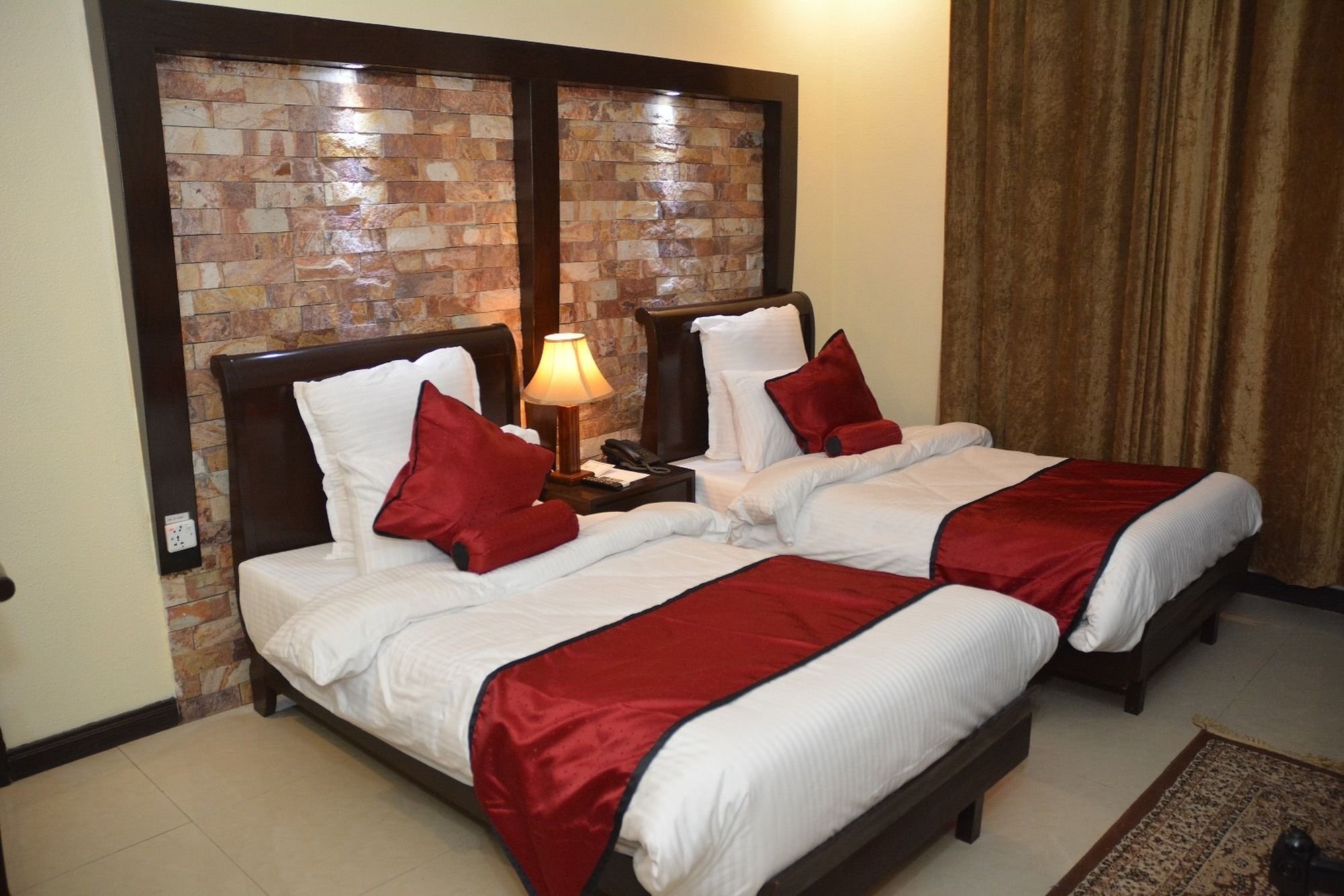 Shangrila Resort Hotel Исламабад Экстерьер фото