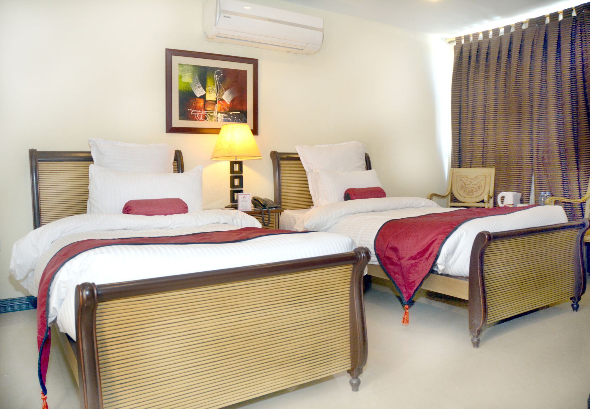 Shangrila Resort Hotel Исламабад Экстерьер фото